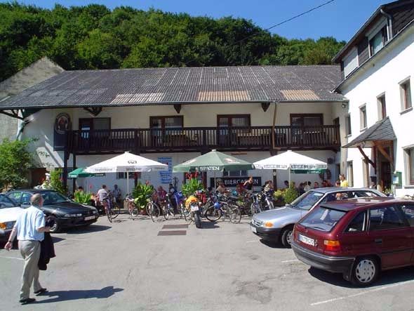 Gasthaus Ferring in Minden. Typisches Eifeler Gasthaus befindet sich im Grenzort Minden an der Sauer, genau dort, wo die Prüm in den Grenzfluss Sauer einmündet. Genießen Sie unsere gemütliche Gastlichkeit mit regionaler Küche, wie fangfrische Mindener  Forelle oder deftige Hausmannskost.